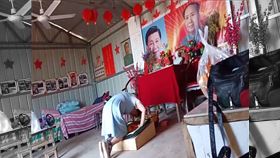  毛澤東廟　毛澤東雕像　祭拜（圖／翻攝自寒冬雜誌頻道）