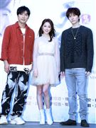 賀軍翔、邵雨薇、陳璽安出席「天巡者」見面會。（記者邱榮吉/攝影）