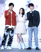 賀軍翔、邵雨薇、陳璽安出席「天巡者」見面會。（記者邱榮吉/攝影）