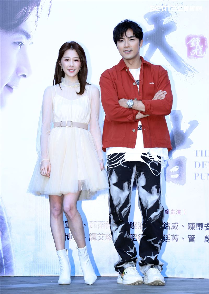 賀軍翔、邵雨薇出席「天巡者」見面會。（記者邱榮吉/攝影）