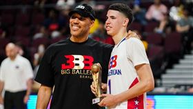 NBA／想要球三弟去？球爸點名兩隊
NBA,選秀,LaMelo Ball,球爸,LaVar Ball,紐約尼克,底特律活塞
翻攝自推特