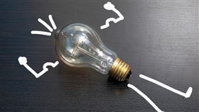 中風是因為大腦血管受損，影響某一區塊的腦神經與其所負責的身體功能。而如果傷到動作區，大腦就無法命令身體產生動作。若想要盡早恢復身體機能，了解「神經可塑性」的概念和原理，將有助復健過程中加速修補大腦功能。