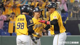 ▲中信兄弟蘇緯達敲出代打3分砲。（圖／記者劉彥池攝影）