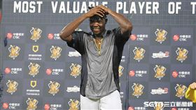 ▲中信兄弟先發投手德保拉8局9K僅失1分獲選單場最有價值球員。（圖／記者劉彥池攝影）