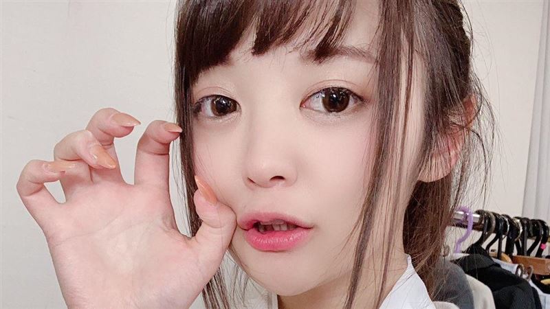 太久沒跟男友愛愛！萌妹竟下海拍A片