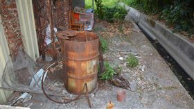 鐵桶 白骨(圖/翻攝畫面)