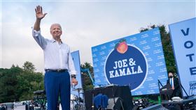 美國總統大選倒數2天，最新民調顯示民主黨候選人拜登在3個關鍵「鐵鏽帶」工業州領先幅度略增。（圖取自twitter.com/JoeBiden）