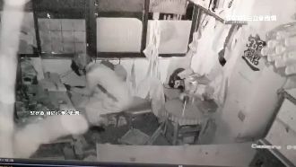 胡椒餅遭闖空門　撬門賊狂搜刮財物