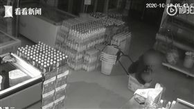 中國,上海,超市,躲貓貓,過夜（圖／翻攝自看看新聞微博）