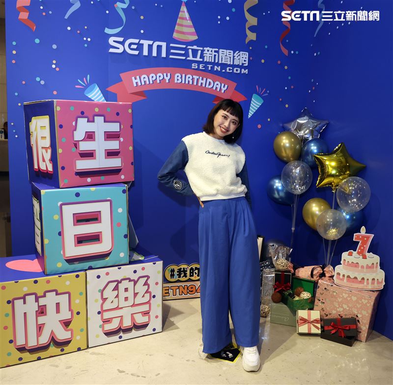 李芷婷祝福三立新聞網7周年生日快樂。（記者邱榮吉/攝影）
