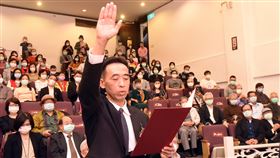 王蘭生接掌國父紀念館　盼打造優質展演平台國立國父紀念館2日舉行卸、新任館長交接典禮，由國立傳統藝術中心副主任王蘭生（前）接任新任館長，他期盼將國父紀念館打造成優質展演文化交流平台。（國立國父紀念館提供）中央社記者葉冠吟傳真　109年11月2日