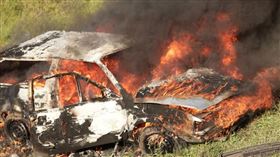 生父,焦屍,孕婦,燒車。（圖／翻攝自Pixabay）