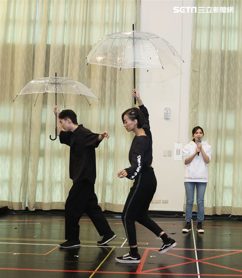 ELLA陳嘉樺首場巡迴演「艾拉秀」倒數開演彩排。（記者邱榮吉/攝影）