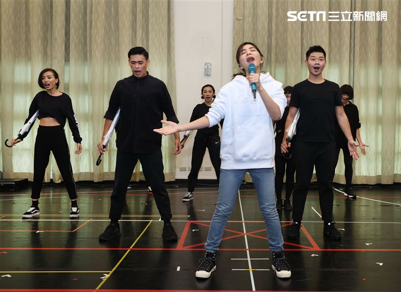 ELLA陳嘉樺首場巡迴演「艾拉秀」倒數開演彩排。（記者邱榮吉/攝影）