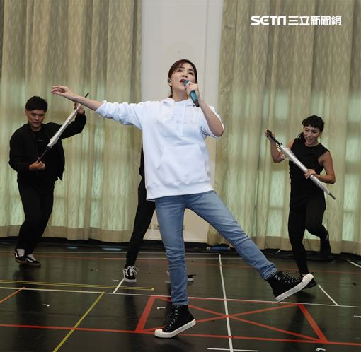 ELLA陳嘉樺首場巡迴演艾拉秀彩排