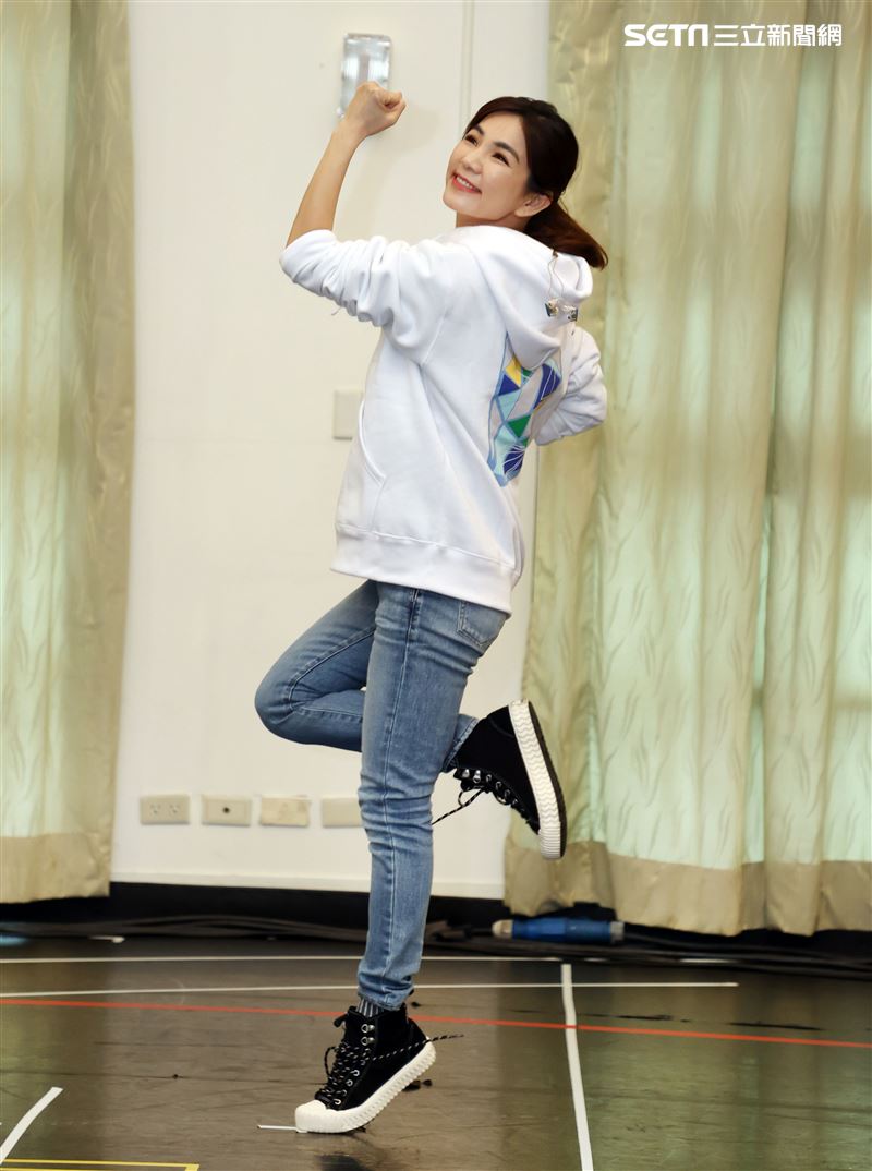 ELLA陳嘉樺首場巡迴演「艾拉秀」倒數開演彩排。（記者邱榮吉/攝影）