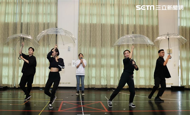 ELLA陳嘉樺首場巡迴演「艾拉秀」倒數開演彩排。（記者邱榮吉/攝影）