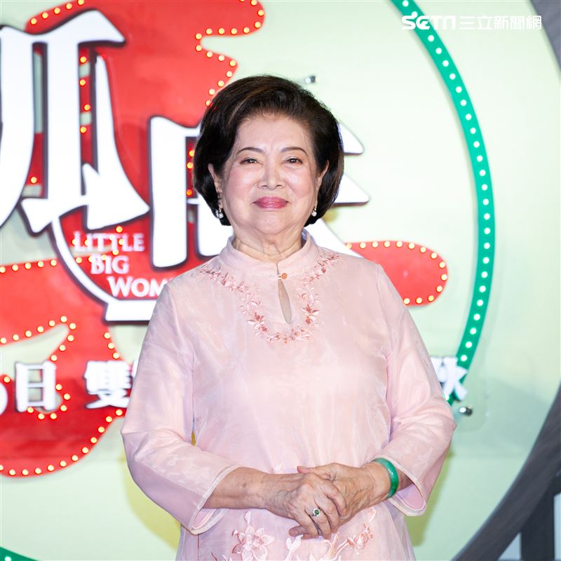 《孤味》首映會 監製 廖慶松、監製 徐若瑄、導演許承傑、陳淑芳、謝盈萱、孫可芳、丁寧、楊一展、陳姸霏。（記者楊澍/攝影）