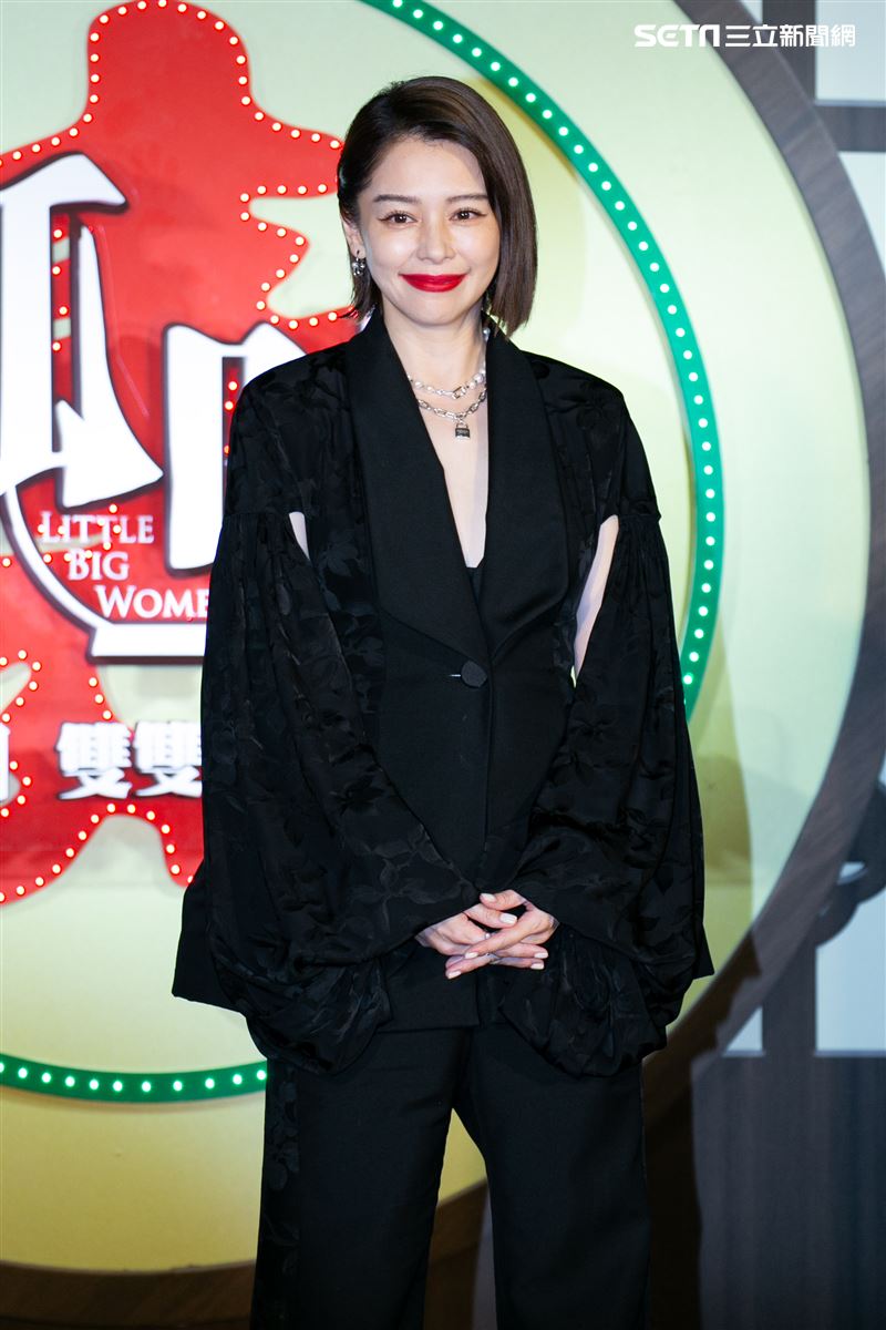 《孤味》首映會 監製 廖慶松、監製 徐若瑄、導演許承傑、陳淑芳、謝盈萱、孫可芳、丁寧、楊一展、陳姸霏。（記者楊澍/攝影）