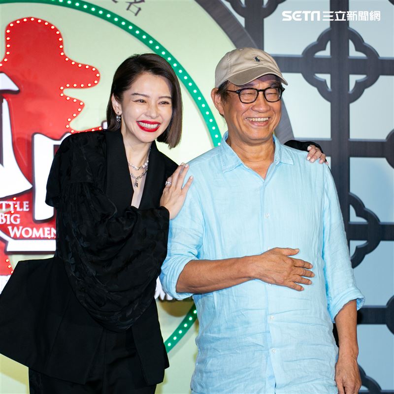 《孤味》首映會 監製 廖慶松、監製 徐若瑄、導演許承傑、陳淑芳、謝盈萱、孫可芳、丁寧、楊一展、陳姸霏。（記者楊澍/攝影）