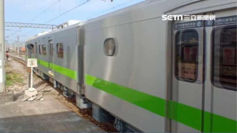 最美區間車首試落漆　集電弓破裂變形