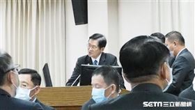 立法院國防外交委員會國防部長嚴德發詢答（圖／記者林恩如攝影）