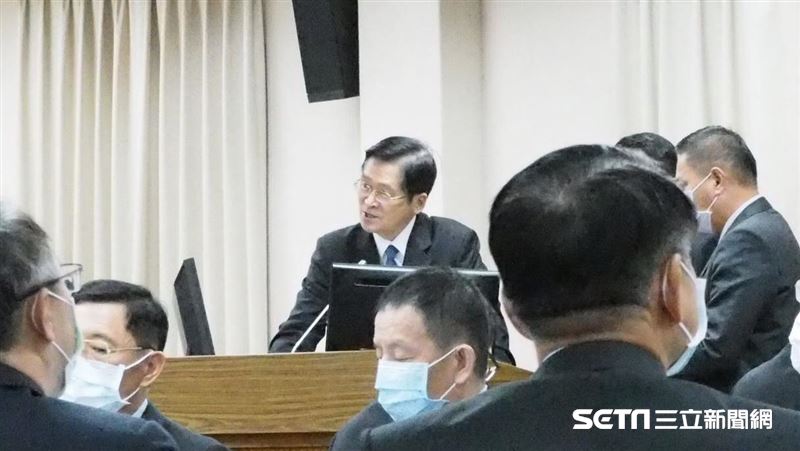 看光共軍海上這些動作！嚴德發這樣說