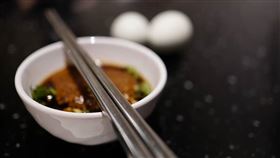 火鍋,沙茶醬,醬油,阮綜合醫院,腎臟內科,紀文哲,洗腎
麵線、火鍋沾醬
圖／資料照