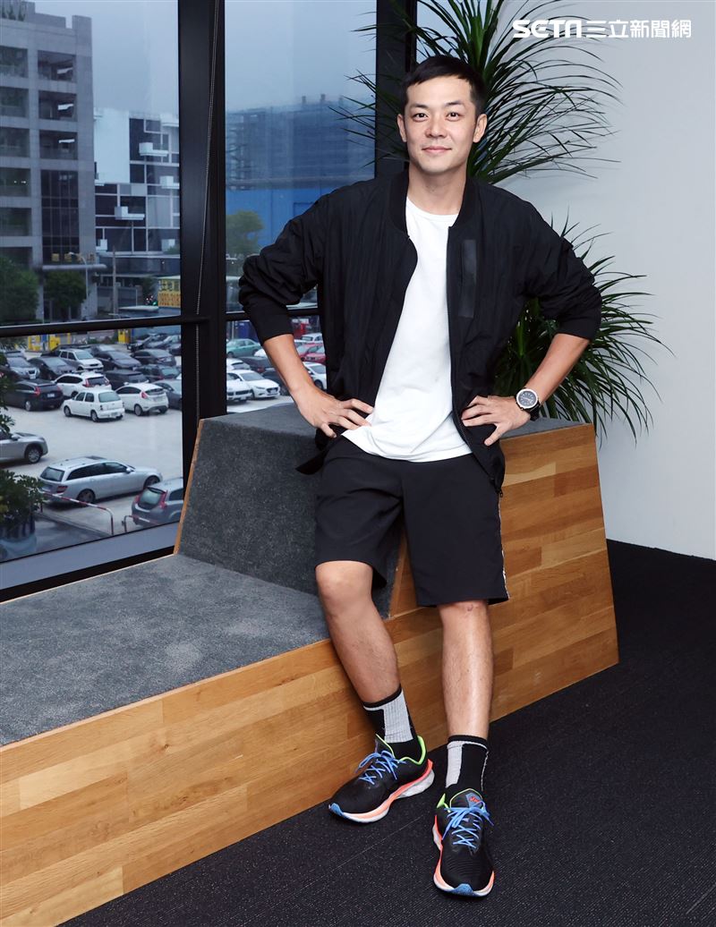 姚元浩三立新聞網專訪。（記者邱榮吉/攝影）