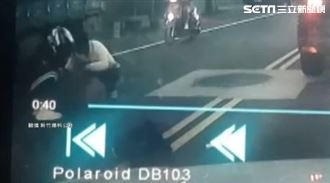 七旬婦違規過馬路　遭無照騎士迎面撞