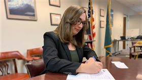 美國東部2州寫歷史！2民主黨「跨性別者」當選州議員