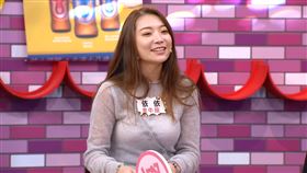 陳依依上節目分享對星座的看法。（圖／TVBS提供）