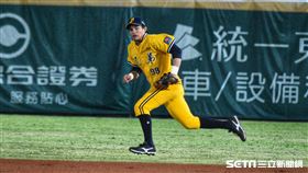 ▲中信兄弟二壘手岳東華。（圖／記者王怡翔攝影）