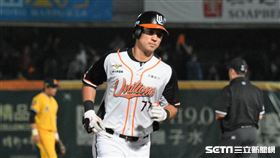 統一獅林安可全壘打。（圖／記者王怡翔攝影）