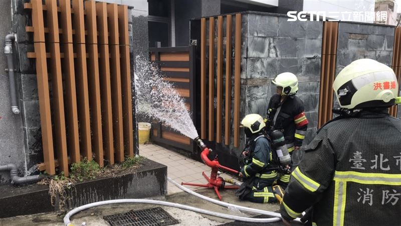 北投挖斷瓦斯管線冒火　1人燒傷送醫