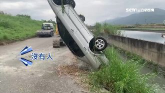 轎車離奇摔水圳　車主遭拋飛沖走亡