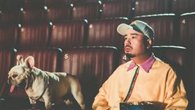 藝人阿達宣告年底前即將發行最新專輯。（圖／環球提供）