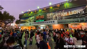 ▲台灣大賽台南球場連續兩天滿場。（圖／記者王怡翔攝影）