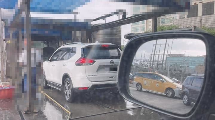 弱勢洗車出包　資深狂罵：你白癡哦