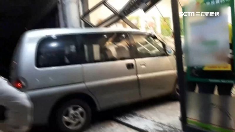 暴衝撞台中店面　房仲業者：恐不單純