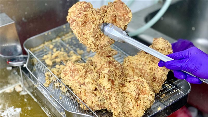 台灣炸雞店霸主？老饕激推2家狂爆汁