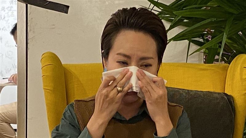 錦雯淚崩想離婚　她曝替父扛巨債原因