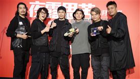 七月半樂團由蔡阿嘎、HowHow、蔡哥、馬叔叔、廉傑克曼組成。（記者邱榮吉/攝影）蔡啊嘎