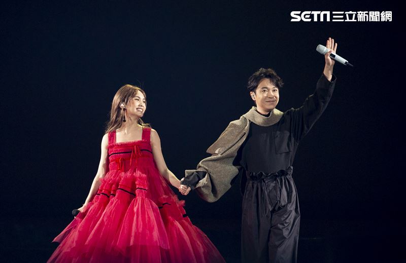 青峰擔任特別嘉賓出席 楊丞琳「LIKE A STAR」世界巡迴演唱會。（記者楊澍/攝影）