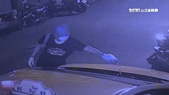 暗夜潑汽油縱火燒2車　男惡行全被錄