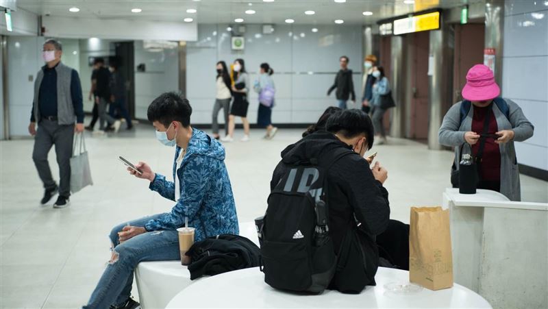 秋冬防疫3支箭　特定場所強制戴口罩