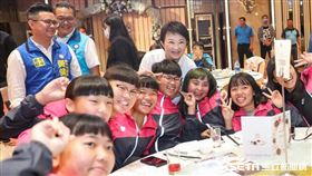 全民運台中隊勇奪第一，盧秀燕頒7490萬獎金／中市府提供