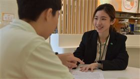 國泰產險推出UBI保單，將有助於改善駕駛習慣。而詳細投保資料可向國泰產險業務員詢問。（圖／國泰產險提供）