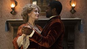 安潔莉娜裘莉,Angelina Jolie,愛麗絲與夢幻島　圖／甲上娛樂提供