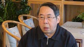 拜登勝選　時殷弘：美中關係局部緩解程度有限針對拜登入主白宮，中國人民大學國關學院教授時殷弘認為，美中關係將因此有局部緩解，但程度相當有限。特別在台灣議題上，拜登與川普僅會有具體作法上的差異，沒有重大區別。中央社記者邱國強北京攝　109年11月8日